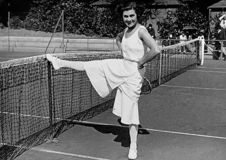 Lily Álvarez, con su falda pantalón