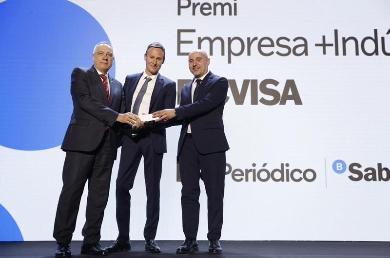 Entrega del premio +Indústria 4.0 a PICVISA. Recoge el premio Joan Manel Casamitjana, CEO de la empresa, de manos de Pere Navarro, delegado del Consorci de la Zona Franca, y Carlos Prieto, delegado del Gobierno en Catalunya.