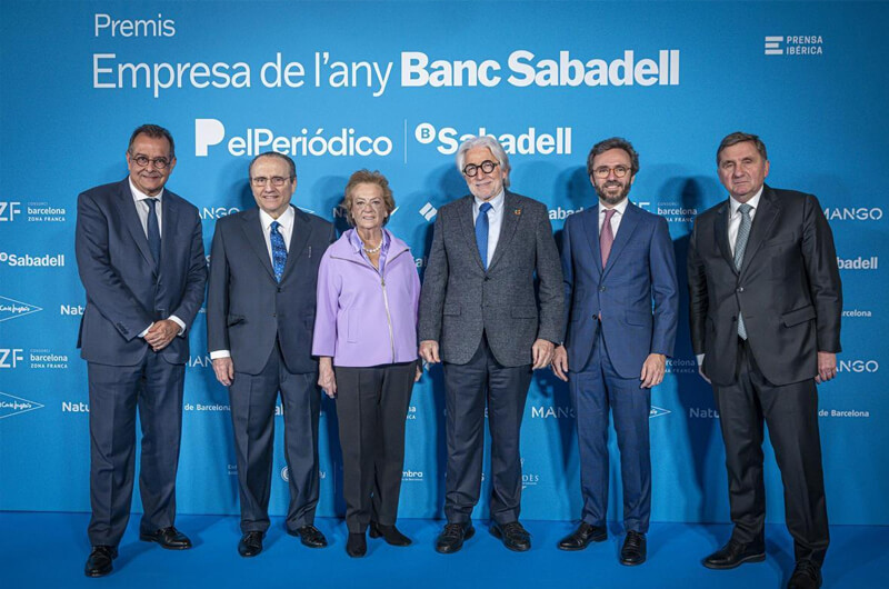 Albert Sáez, director de EL PERIÓDICO; Javier Moll, presidente de Prensa Ibérica; Arantza Sarasola, vicepresidenta de Prensa Ibérica; Josep Sánchez Llibre, president de Foment del Treball; Aitor Moll, CEO de Prensa Ibérica y David Tornos, secretario general de Foment del Treball.