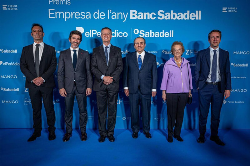Gonzalo Barettino, vicesecretario del Consejo Banc Sabadell; Sergi Guillot, director general de Prensa Ibérica; César González Bueno, CEO de Banc Sabadell; Javier Moll, presidente de Prensa Ibérica; Arantza Sarasola, vicepresidenta de Prensa Ibérica, y Carlos Ventura, director general de Empresas y Red de Banc Sabadell.