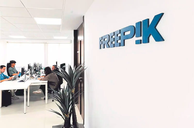 Freepik: un catálogo completo de recursos gráficos